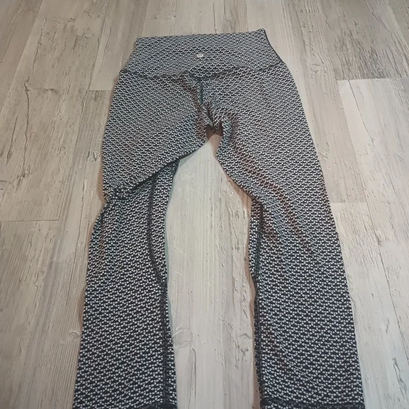 Lululemon Crop - Picture 4 of 6